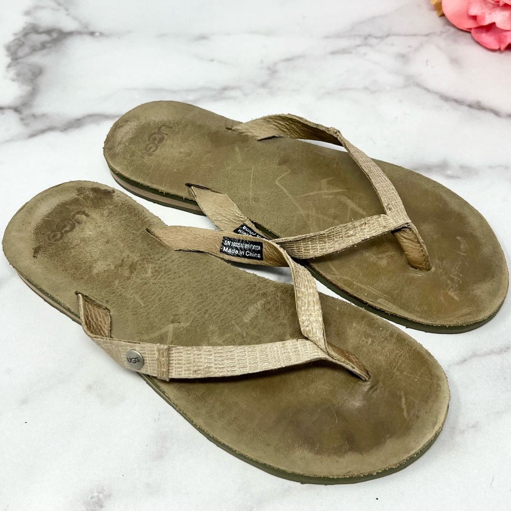 UGGS AUSTRALIA “Ally II” Leather Flip Flops Distressed Boho Y2K
